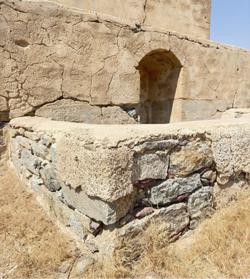 تساقط الطبقة السطحية للجدران