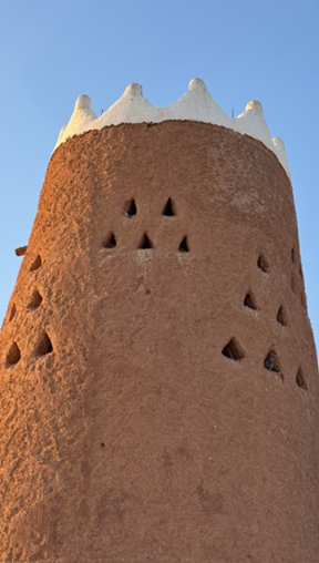 فتحات المراقبة بالبرج