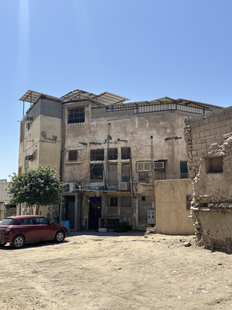 ساحات الحي الصغيرة