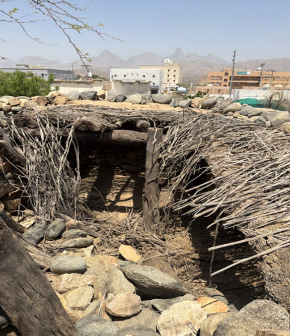 آثار الرطوبة في الأجزاء المتبقية للمباني