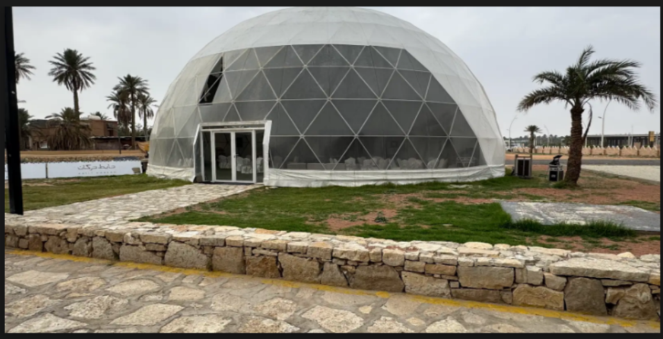 خيمة العروض والمسرح