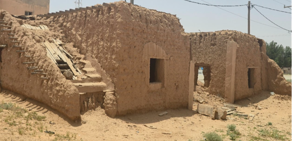 الهجر الكامل للمباني وغياب أعمال الصيانة