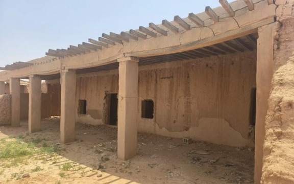 تعرية الواجهات وانكشاف الطبقات