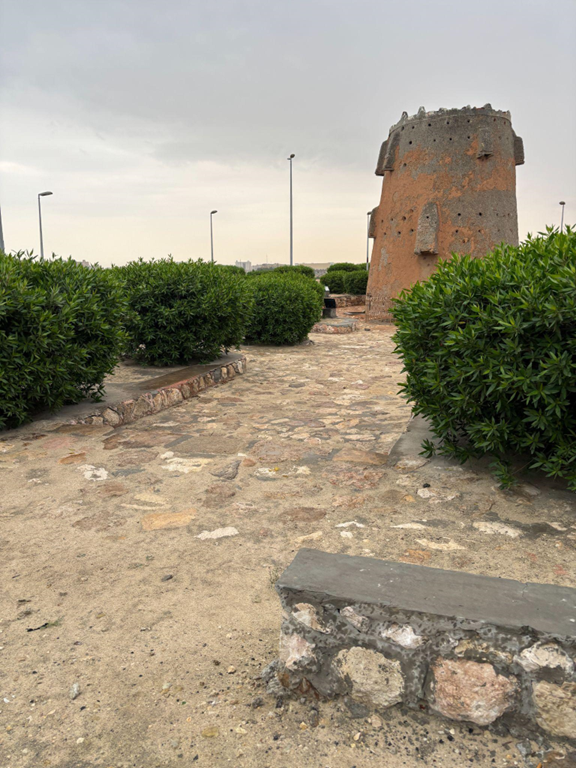 المسار المؤدي إلى برج الطوية