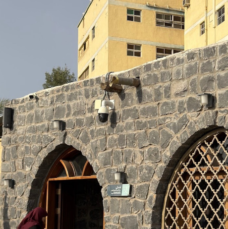 توفر كاميرات المراقبة في الموقع