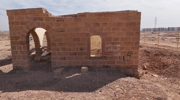 مظاهر التخريب البشري على جدران محطة المحتطب