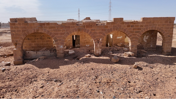 الأقواس الحجرية لواجهة مبنى محطة المحتطب التاريخية