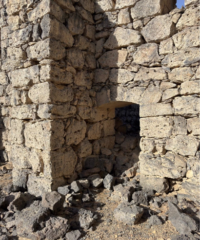 سماكة جدران قلعة الفرع