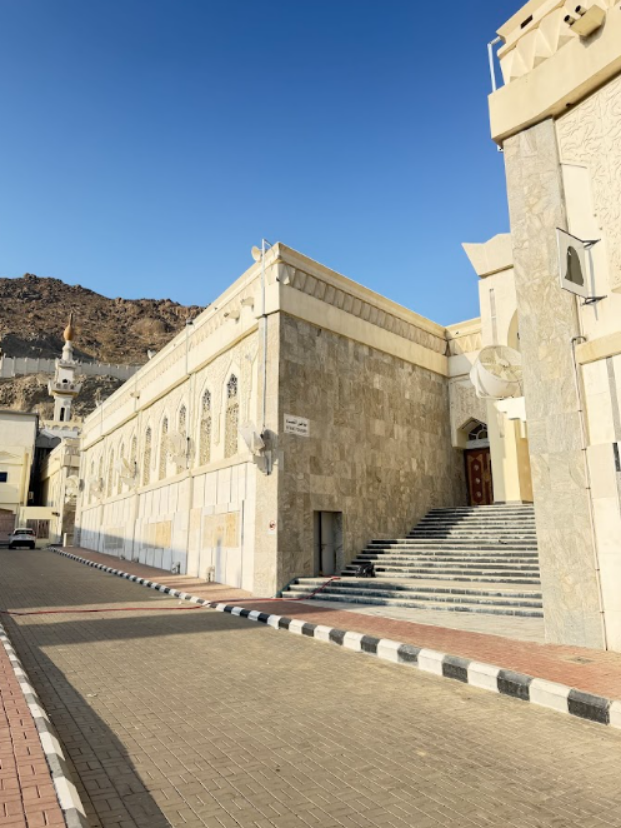 جدران المسجد