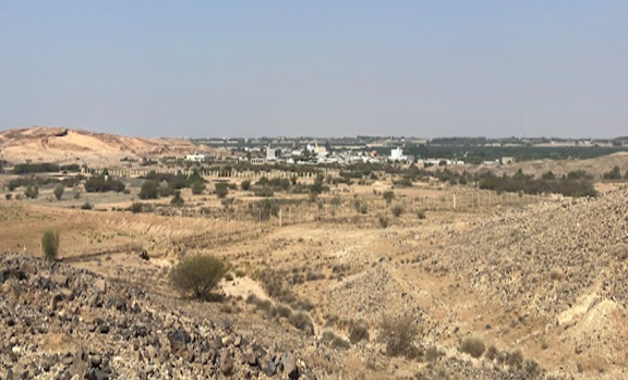 السور المحيط بالموقع