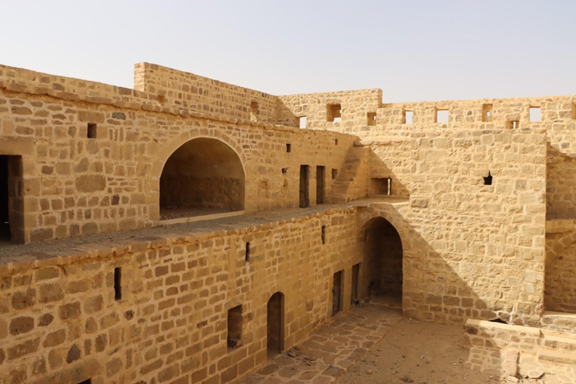 التكوين المعماري والتنظيم الداخلي للقلعة
