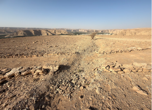 انجراف أجزاء من الحجارة بفعل الأمطار والسيول
