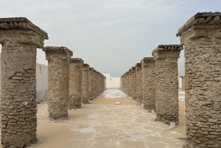 أرضية الساحة