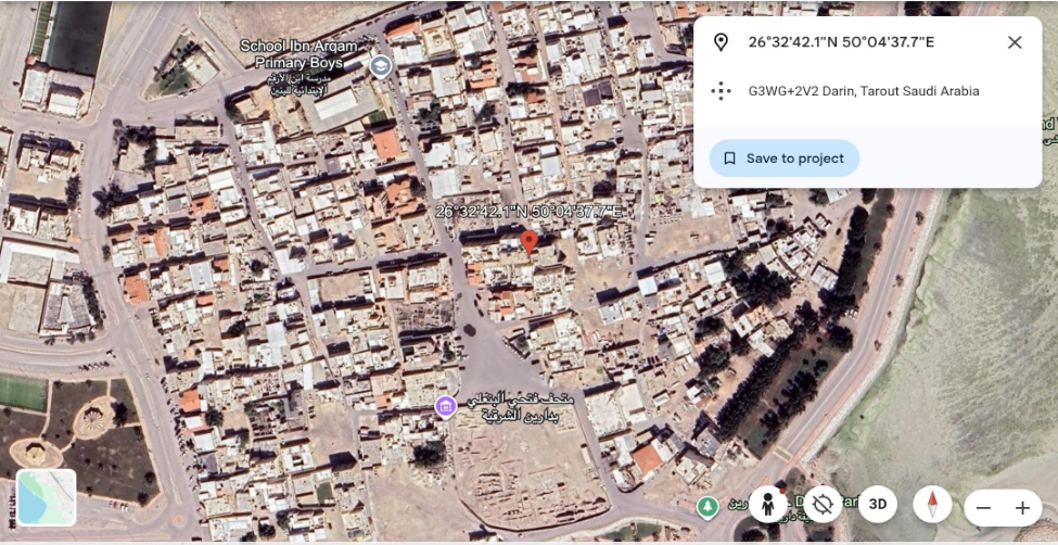 الطرق المعبدة المحيطة بالموقع