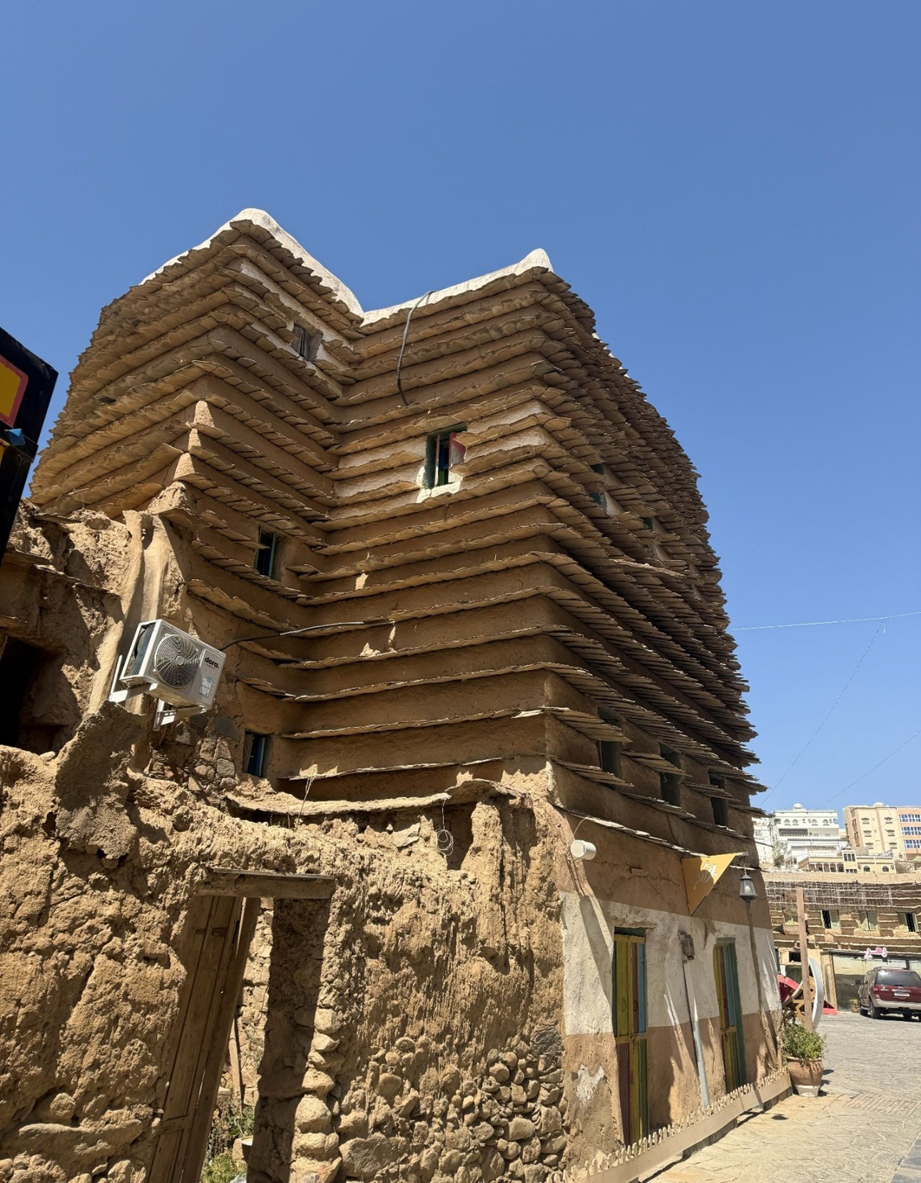 أحد المباني التقليدية في حي قابل