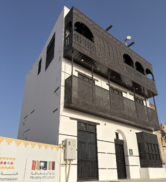 الرواشن التقليدية التي تسهم في إبراز الهوية المعمارية والتراثية للبيت