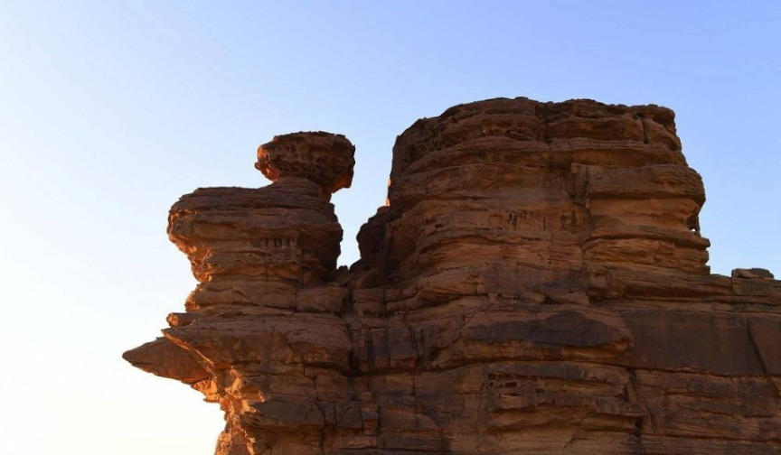 القمم الصخرية لجبل الباخرة