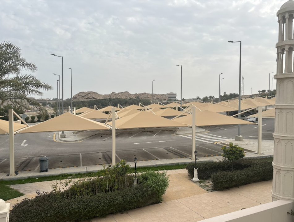 مواقف سيارات لمسجد أدونيس