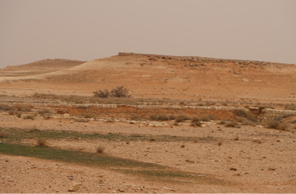 مظاهر التعرية الطبيعية في محيط موقع منزل الشيحيات