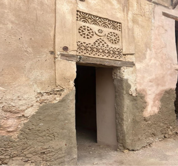 تقشر الطبقات الخارجية للواجهات