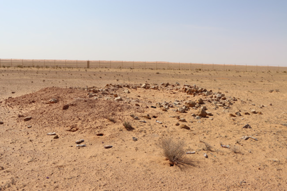  البقايا الحجرية السطحية في موقع القُنَعَة (قنعة خفّاف)