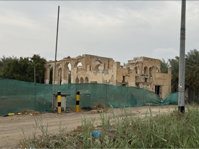 السياج الخارجي المحيط بالموقع