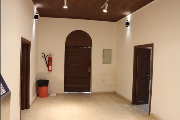 مطفأة حريق في الموقع