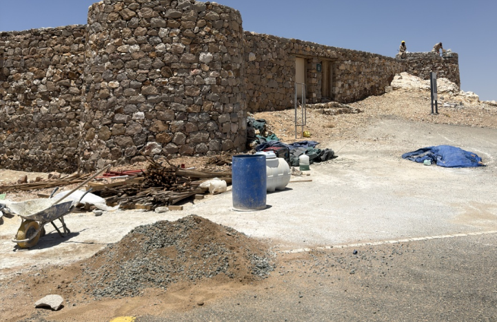 الأدوات المستخدمة للأعمال الجارية بالموقع
