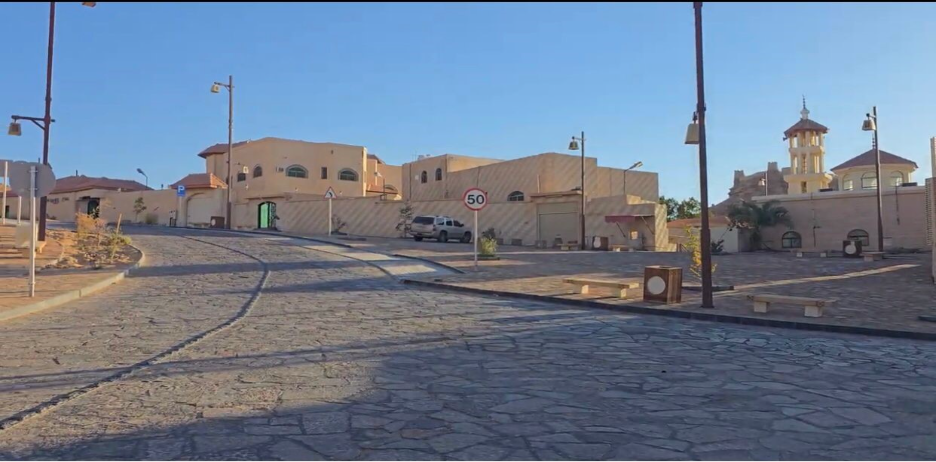 الطريق المؤدي إلى بئر سيسرا في سكاكا