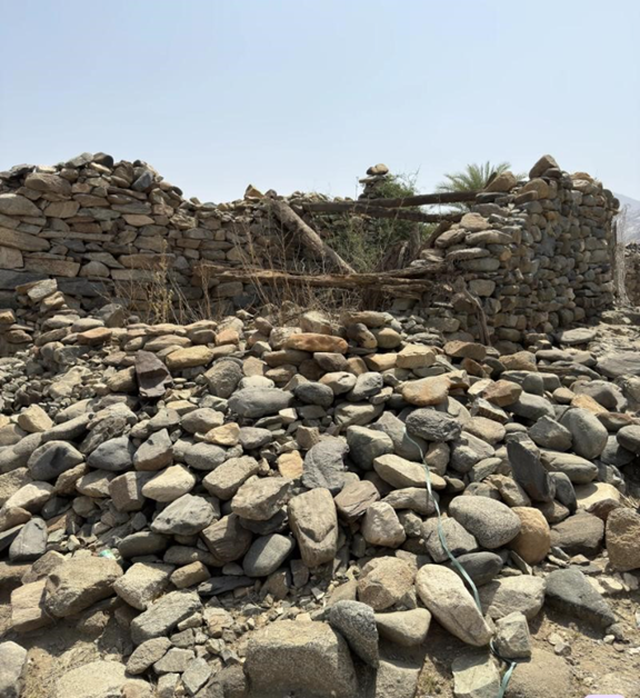 تراكم الأحجار والأنقاض
