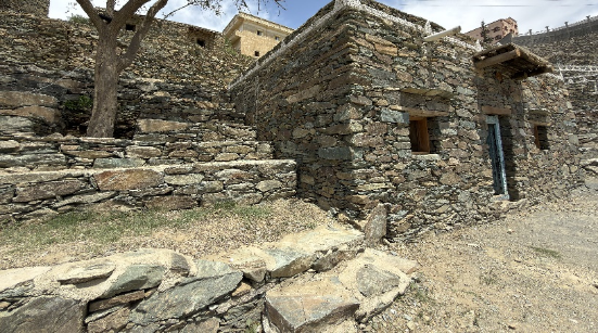الحجارة المحلية المستخدمة ببناء القلعة