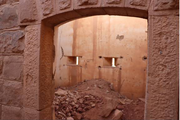 آثار التدهور المعماري داخل مبنى محطة قرين الغزال