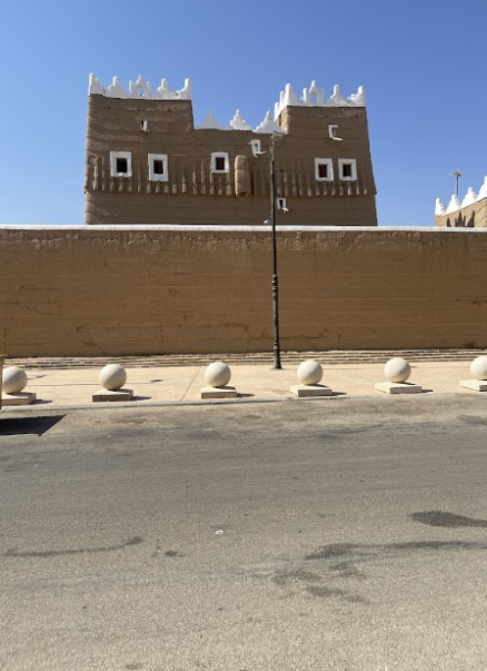 أحد أسوار قصر الإمارة التاريخي