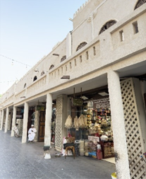 أحد المحلات التجارية بالسوق