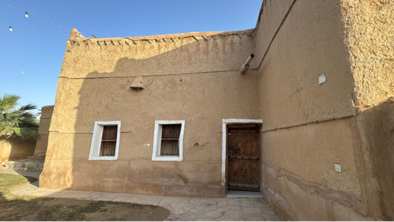 أحد غرف بيت الزنيدي التراثي