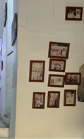 صور معروضة داخل البيت