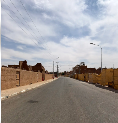 الطرق المعبدة المؤدية لقريه التراثية بشقراء