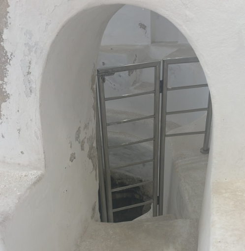تسوير العين باستخدام سياج معدني