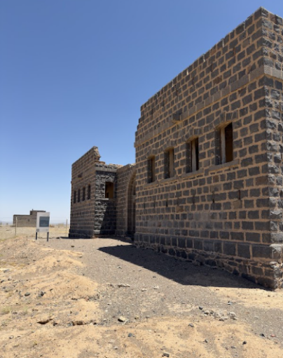 مباني الثكنة العسكرية لمحطة إسطبل عنتر
