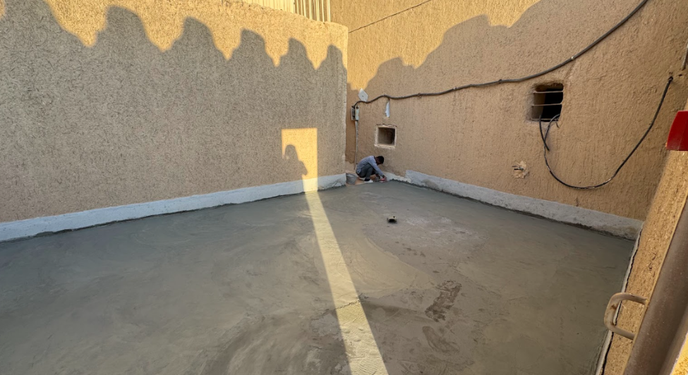 أعمال الترميم بالبيت