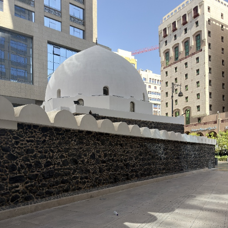 الأقواس الخارجية للمسجد