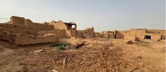 تهدم جزئي ببنية المنازل في قرية الخبراء