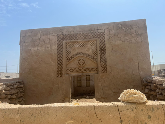 الزخارف الجصية الهندسية على الواجهات