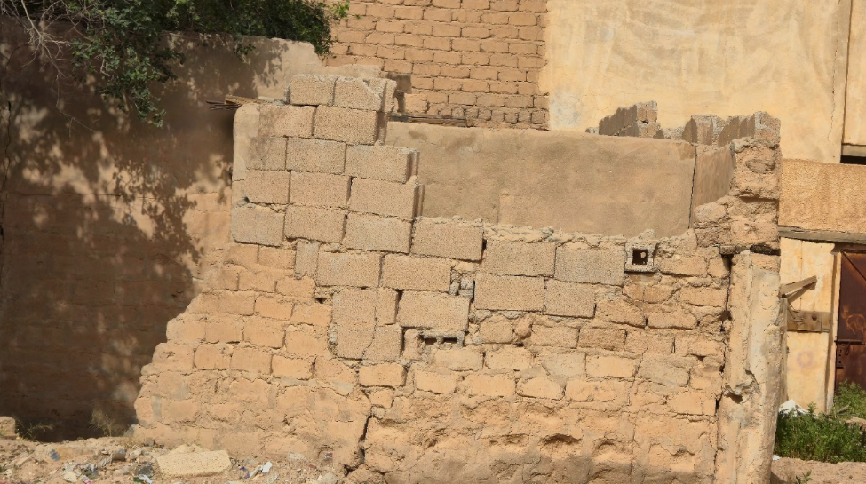 تآكل وتصدع اللياسة الخارجية