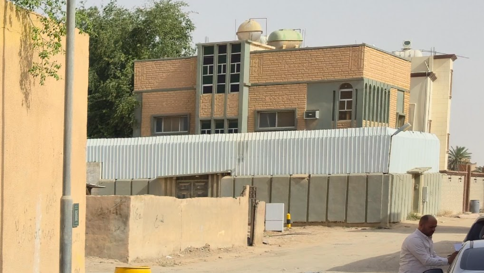 إحلال المباني الخرسانية الحديثة محل بعض البيوت القديمة