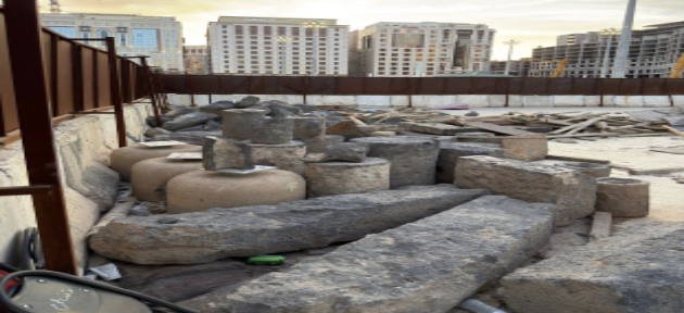السياج الحديدي المدعم بصبات خرسانية