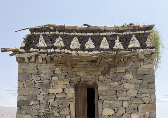 الزخارف الهندسية الموجودة في الموقع
