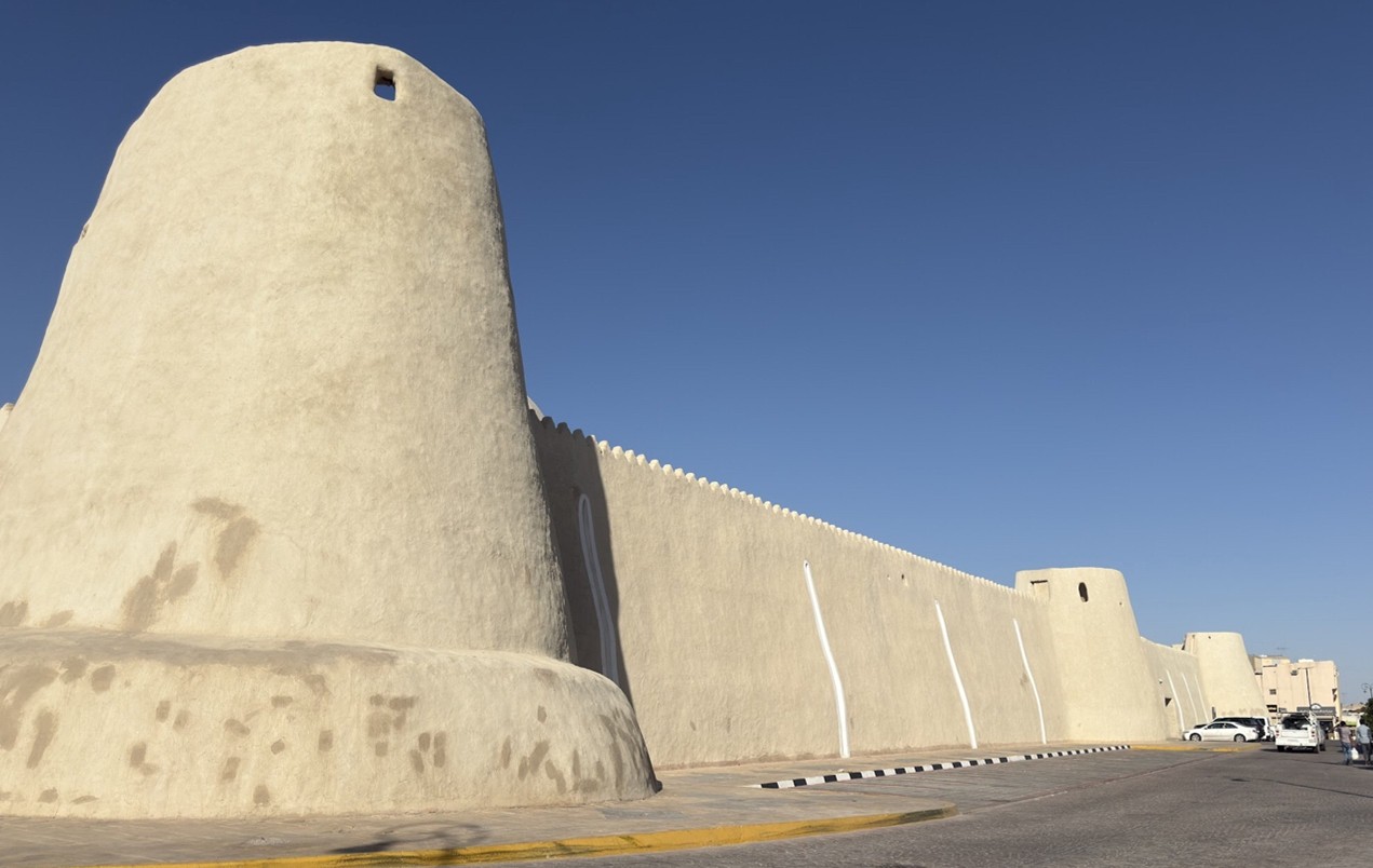 التكوين المعماري في بناء الأبراج حول الموقع