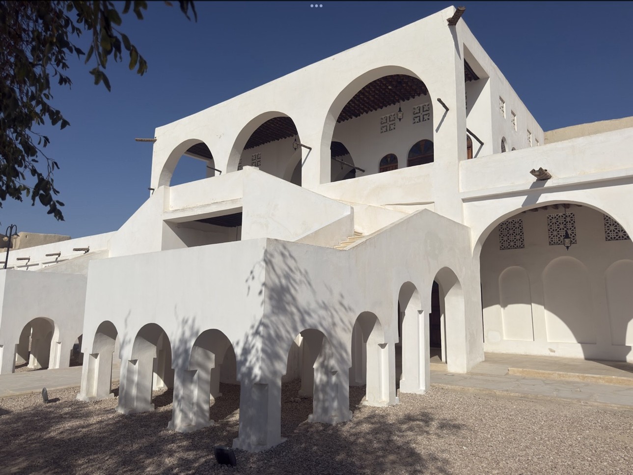 الدرج الحلزوني في الموقع