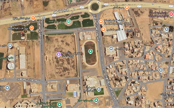 طرق معبدة محيطة بالموقع